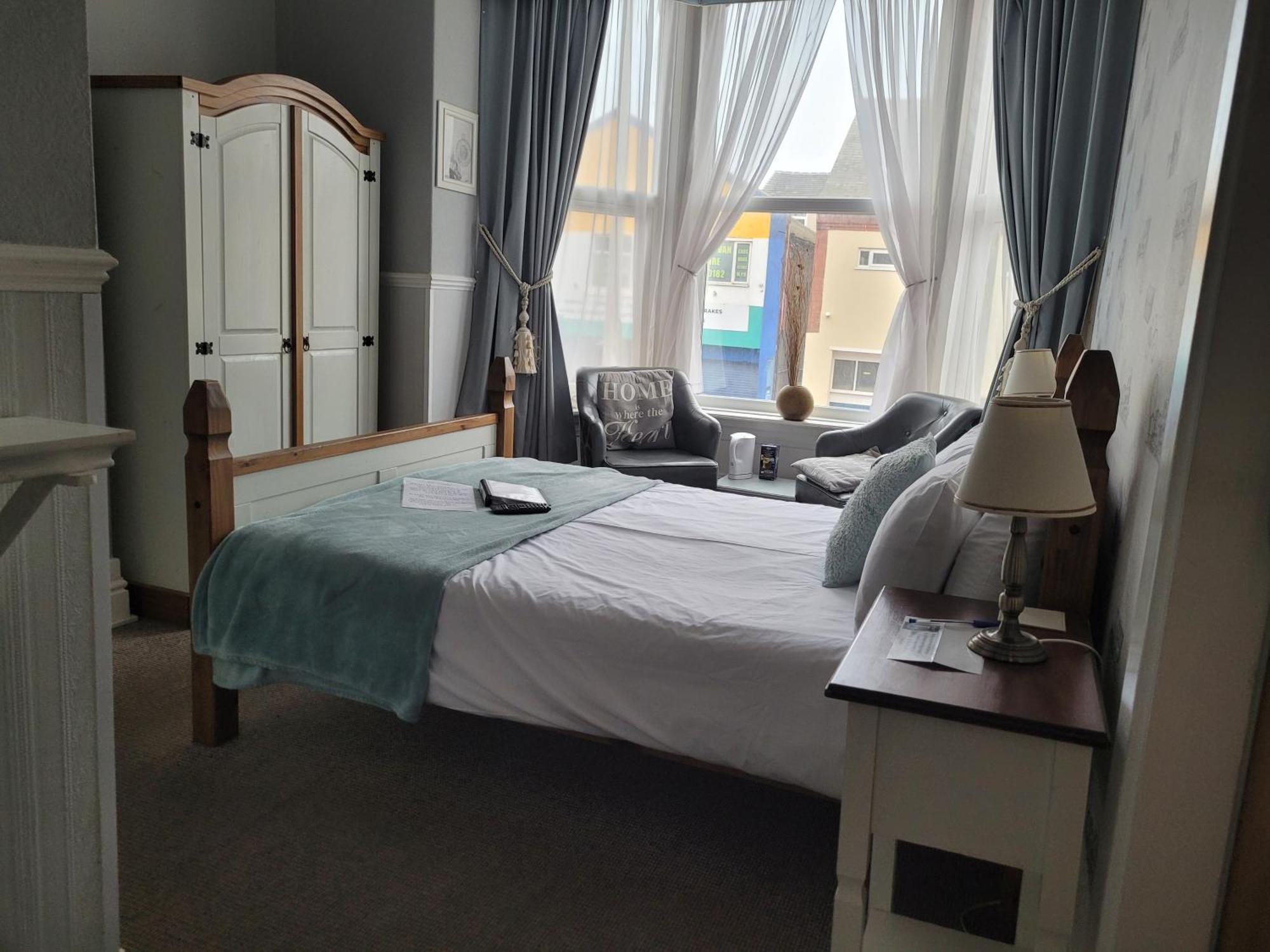 J'S Mayfair Guest House Blackpool Exterior foto