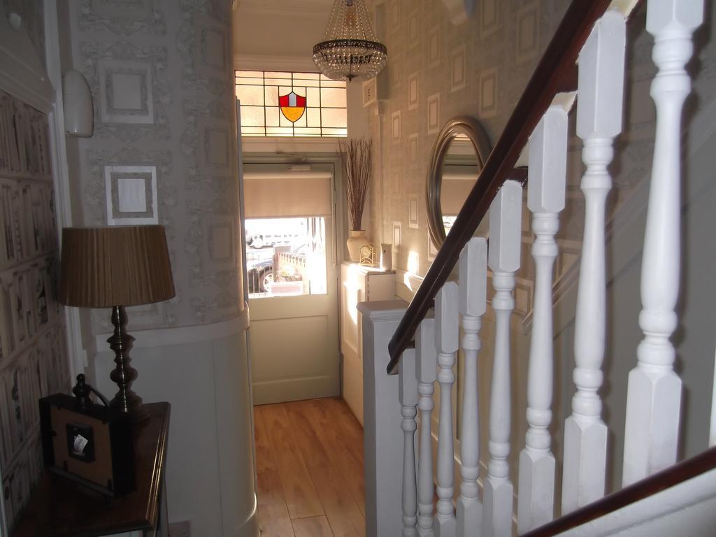 J'S Mayfair Guest House Blackpool Exterior foto
